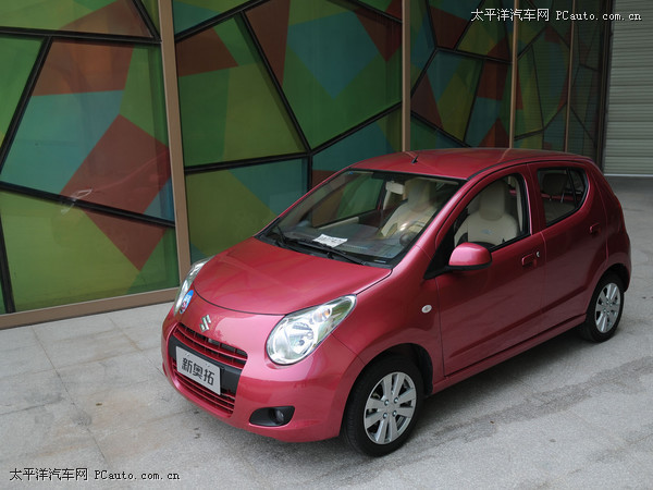 ����С���°����ֳ����� ������2000Ԫ