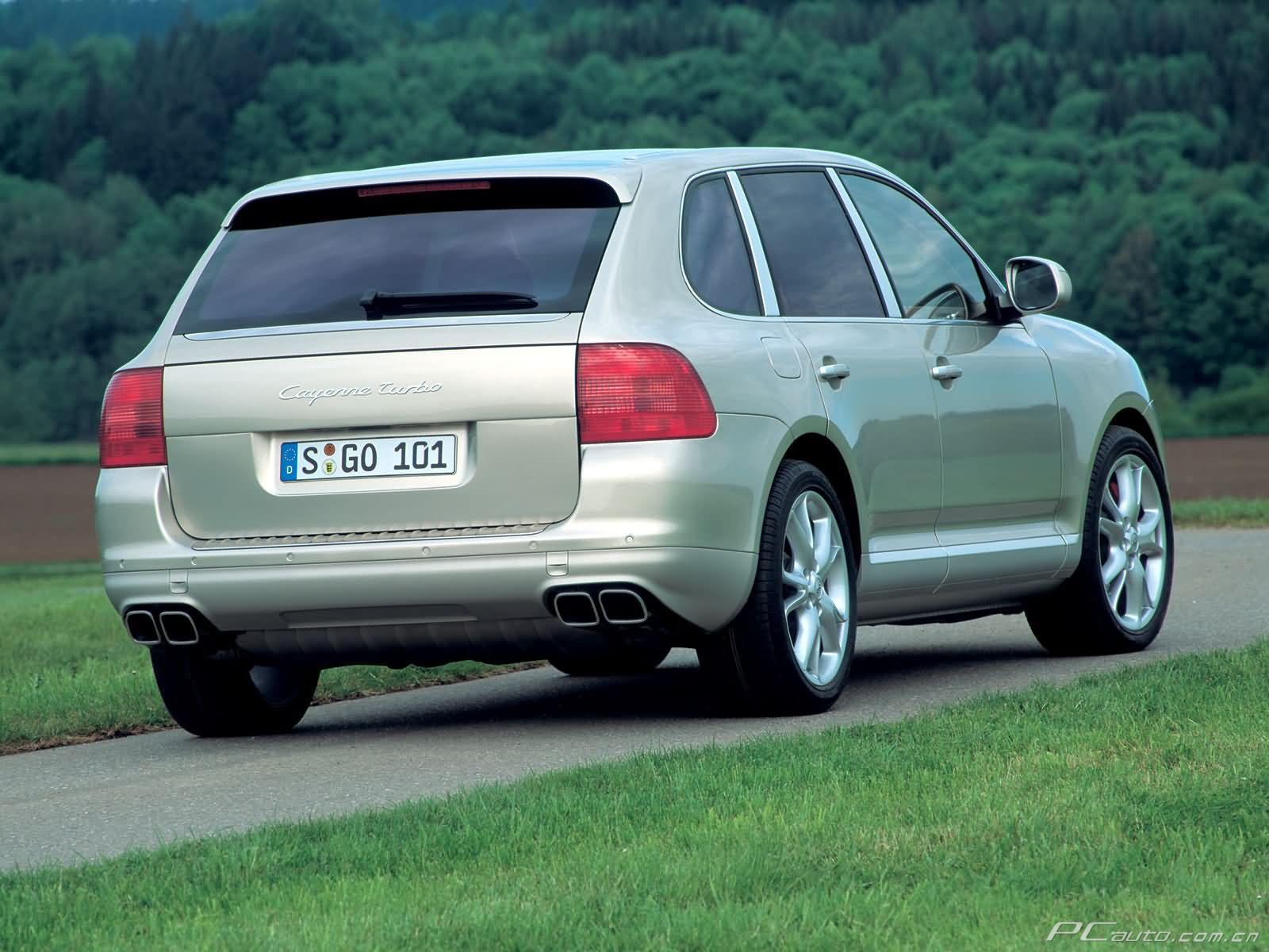 Car_Porsche_Cayenne_2003_028.jpg