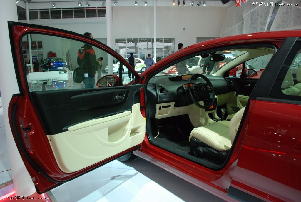 雪鐵龍C4(海外)車(chē)展高清大圖