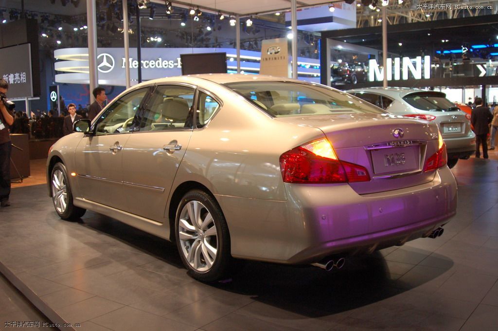 英菲尼迪M車展高清大圖