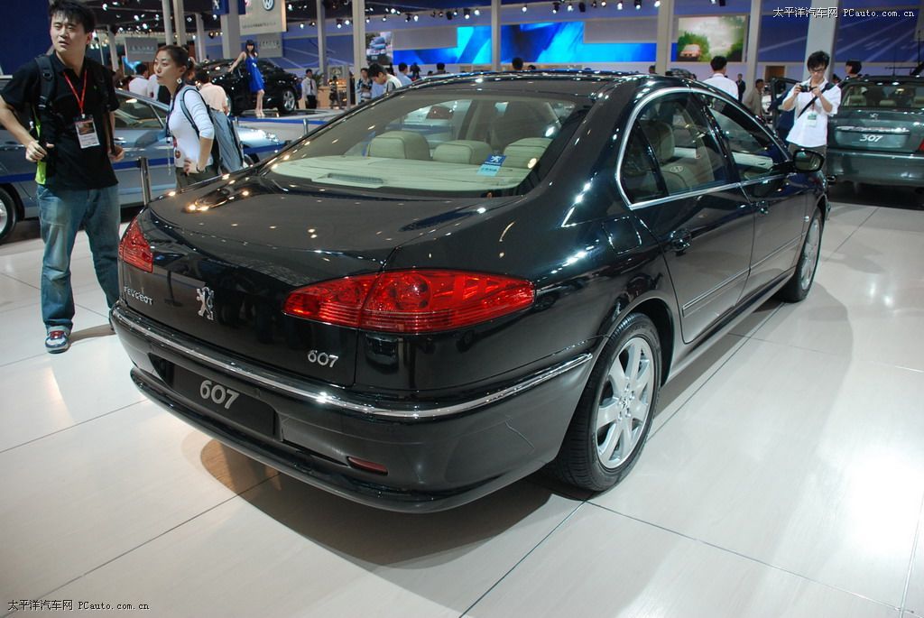 標(biāo)致607車展高清大圖