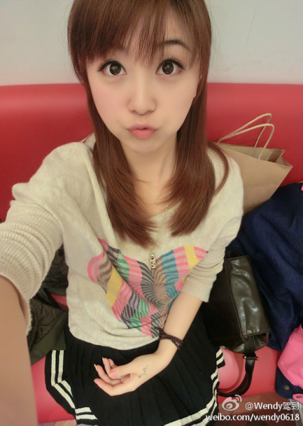 游戏风云美女主持雯文生活照