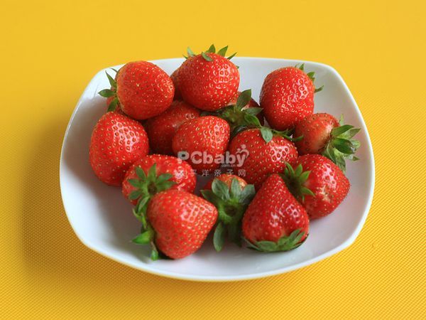 草莓汁的做法 草莓汁的家常做法 草莓汁怎么做好吃 孕期食谱推荐